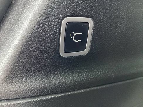 Used 2018 Chrysler Pacifica Touring-L Plus w/ S Appearance Package FWD image 13