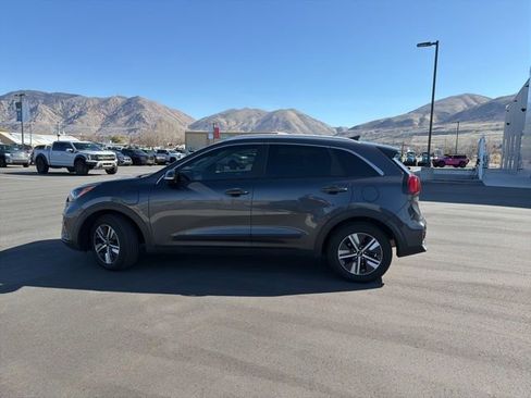 Used 2021 Kia Niro EX FWD image 2