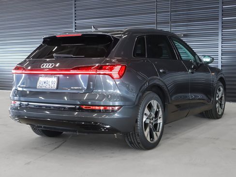 Used 2021 Audi e-tron Premium w/ Convenience Plus Package image 13