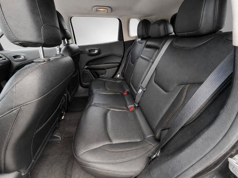 Used 2018 Jeep Compass Limited w/ Navigation Group FWD image 10