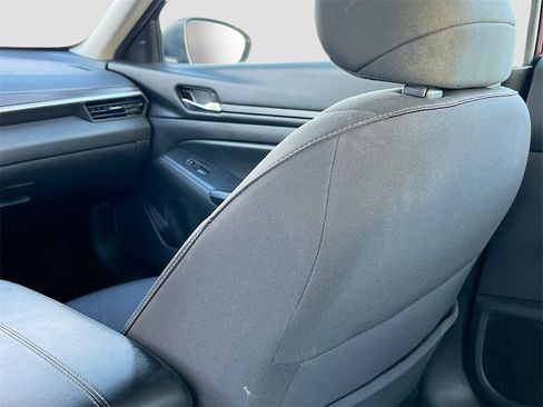 Used 2024 Nissan Altima 2.5 SV image 21
