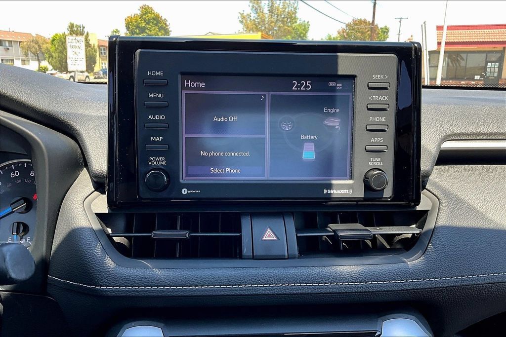 Used 2022 Toyota RAV4 LE AWD/4WD image 14