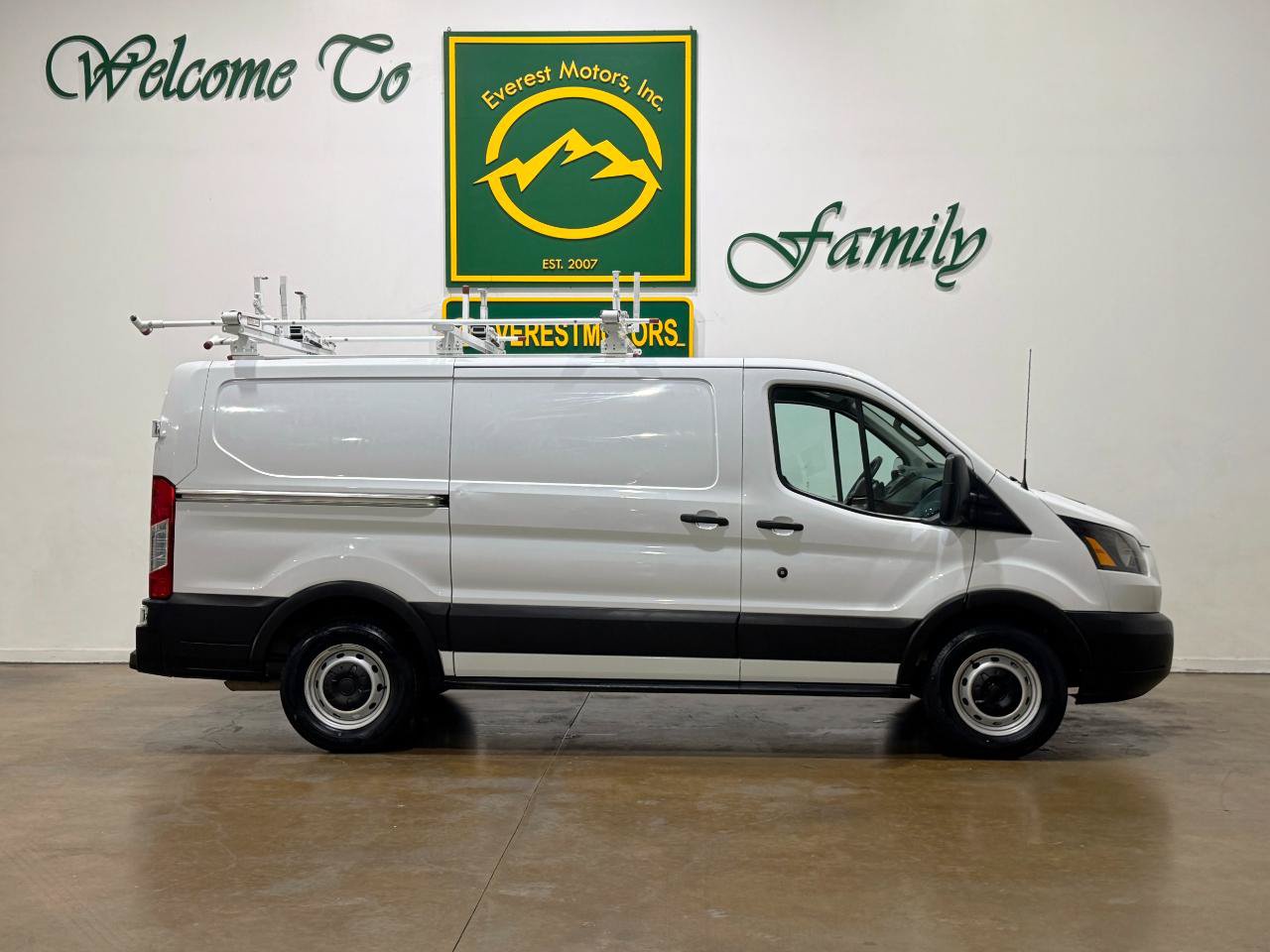Used 2019 Ford Transit 150 130 Low Roof RWD image 9