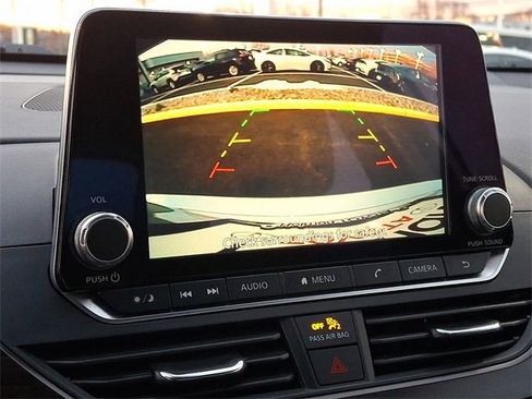 Used 2024 Nissan Altima 2.5 SV image 23