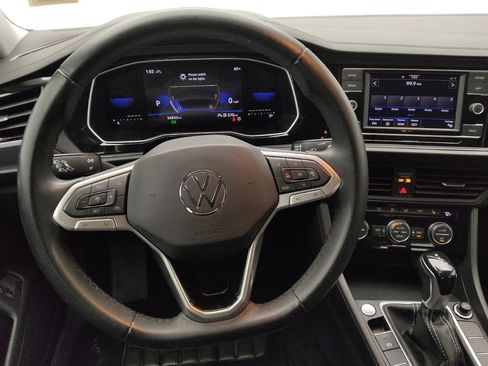 Used 2024 Volkswagen Jetta SE FWD image 22