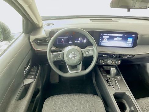 Used 2025 Nissan Kicks SV FWD image 16