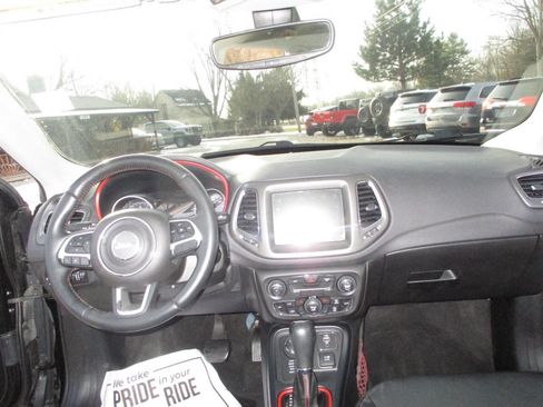 Used 2018 Jeep Compass Trailhawk w/ Cold Weather Group image 25