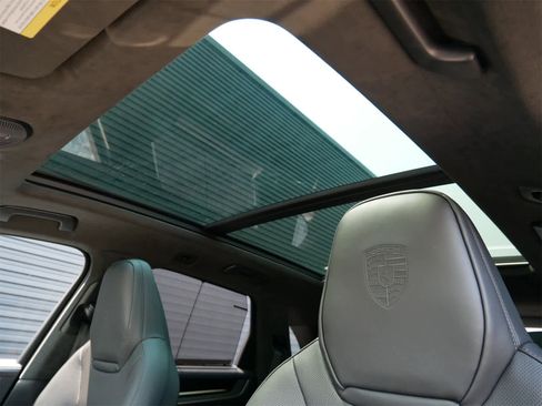 New 2025 Porsche Cayenne Turbo image 20