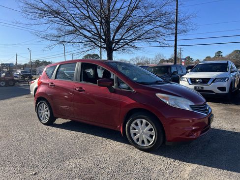 Used 2015 Nissan Versa Note SV w/ SV Convenience Package image 2