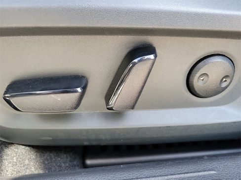 Used 2023 Nissan Rogue SL w/ SL Premium Package image 17