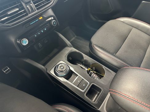 Used 2024 Ford Escape ST-Line w/ Tech Pack #1 AWD/4WD image 19