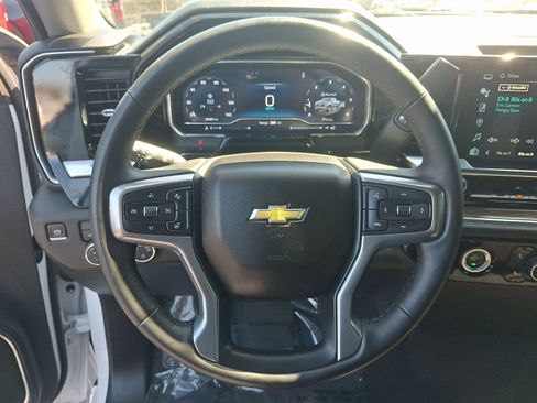 Used 2024 Chevrolet Silverado 1500 LT AWD/4WD image 19