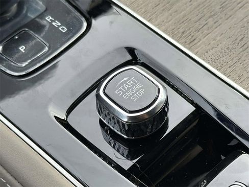 New 2026 Volvo XC90 B6 Ultra w/ Protection Package image 7