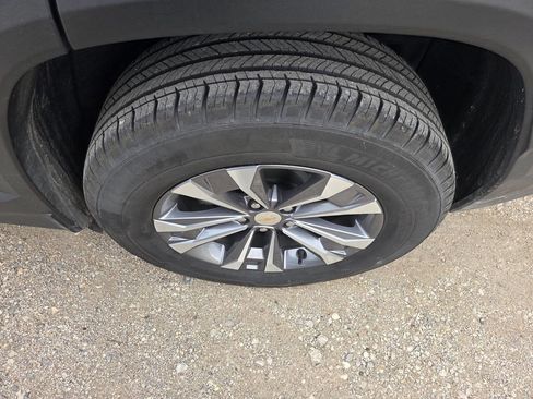 Used 2025 Chevrolet Equinox LT w/ Convenience Package II image 20