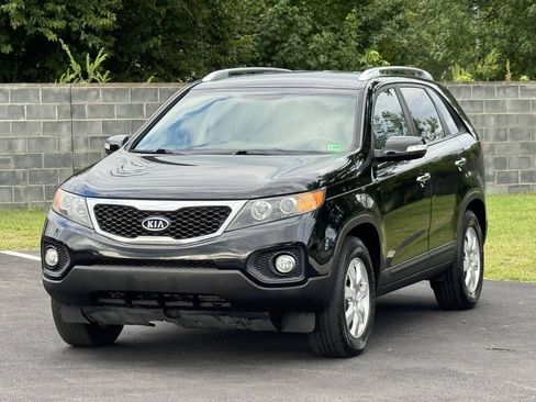 Used 2013 Kia Sorento LX w/ Convenience Pkg FWD image 3