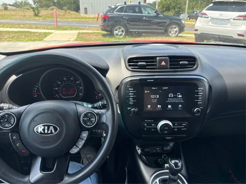 Used 2019 Kia Soul + FWD image 15