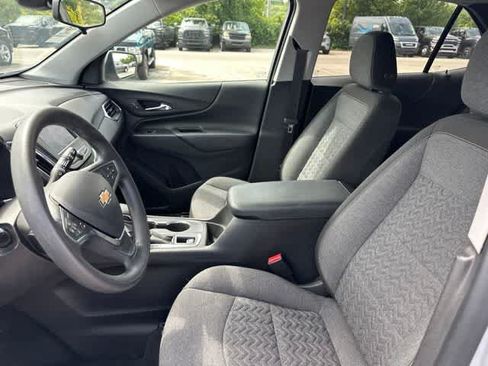 Used 2022 Chevrolet Equinox LT w/ LPO, Floor Liner Package AWD/4WD image 5