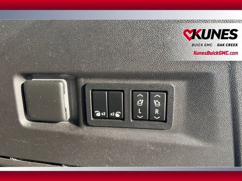 Used 2021 GMC Yukon Denali image 9