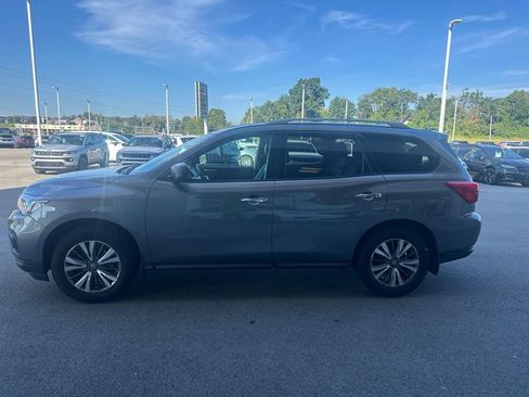 Used 2017 Nissan Pathfinder S AWD/4WD image 8