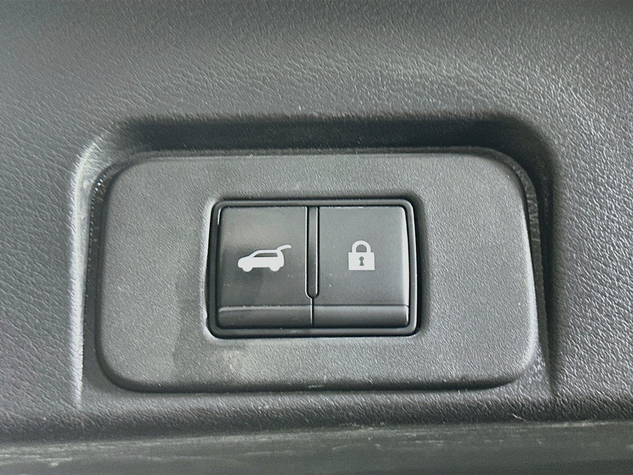 Used 2023 Nissan Rogue SL AWD/4WD image 28