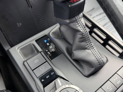 Used 2025 Toyota 4Runner TRD Off-Road Premium image 18