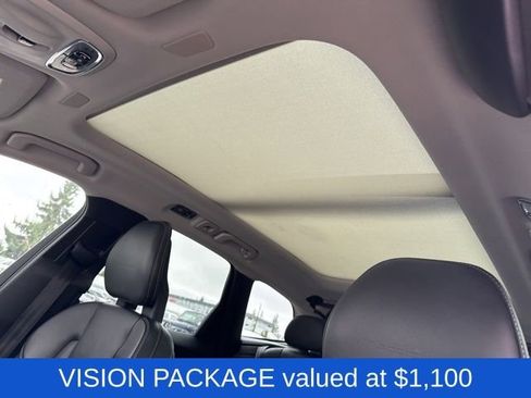 Used 2018 Volvo XC60 T6 Inscription w/ Luxury Seat Package image 11