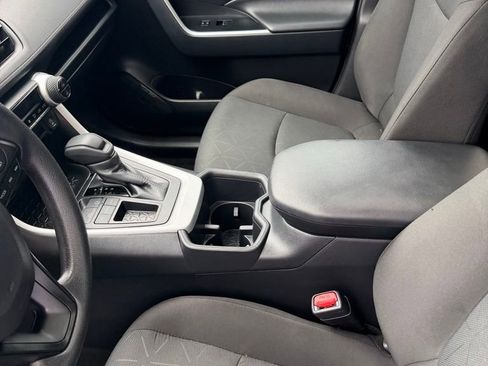 Used 2025 Toyota RAV4 XLE w/ Convenience Package FWD image 9
