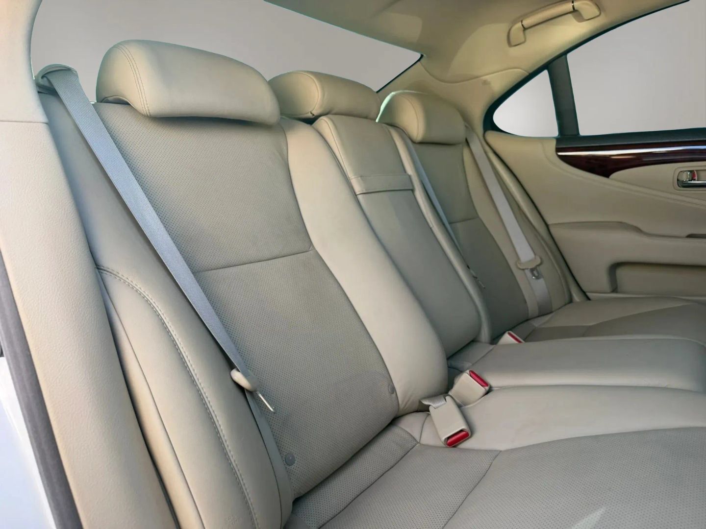Used 2007 Lexus LS 460 RWD image 19