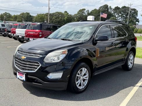 Used 2017 Chevrolet Equinox LT w/ Driver Confidence Package II AWD/4WD image 8