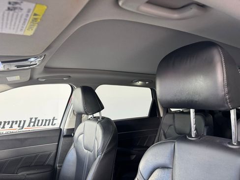 Used 2022 Kia Sorento SX image 4