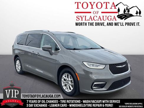 Used 2021 Chrysler Pacifica Touring-L image 1