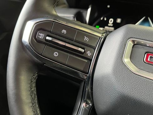 Used 2025 GMC Acadia Elevation AWD/4WD image 30