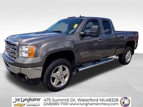 Used 2013 GMC Sierra 2500 SLT w/ SLT Convenience Package AWD/4WD image 4