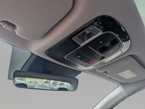 Used 2025 Hyundai Sonata Limited FWD image 36