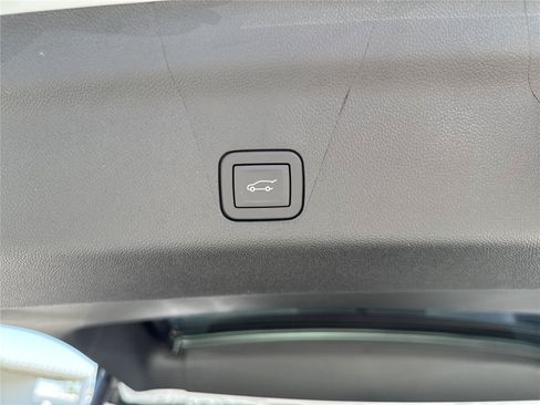 New 2026 GMC Yukon XL Denali RWD image 36