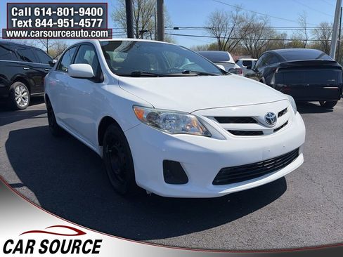 Used 2011 Toyota Corolla LE image 3