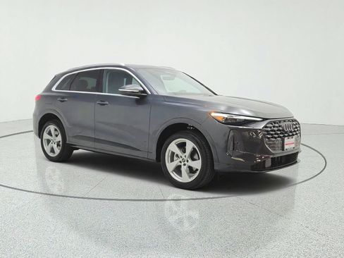 Used 2025 Audi Q5 Premium Plus w/ Premium Plus AWD/4WD image 3