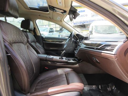 Used 2017 BMW 740i RWD image 35