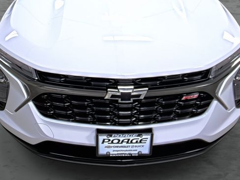 Certified 2024 Chevrolet Trax RS FWD image 16