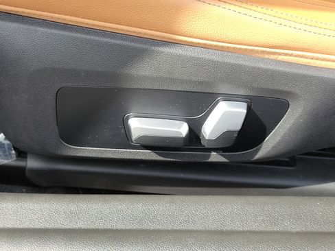Used 2023 BMW 230i Coupe w/ Premium Package RWD image 18