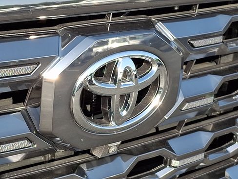 Used 2024 Toyota Tundra Platinum AWD/4WD image 5