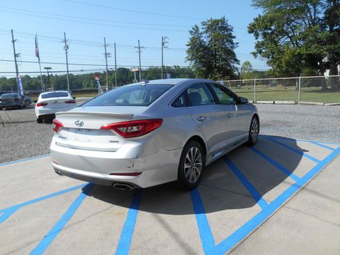 Used 2015 Hyundai Sonata Sport w/ Option Group 03 FWD image 3