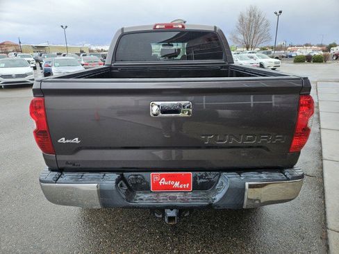 Used 2017 Toyota Tundra SR5 w/ SR5 Upgrade Package image 4