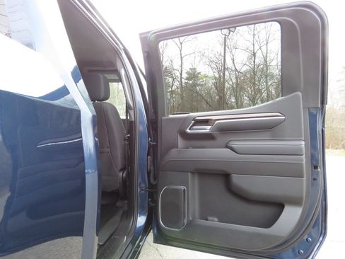 Used 2023 Chevrolet Silverado 1500 LT AWD/4WD image 15