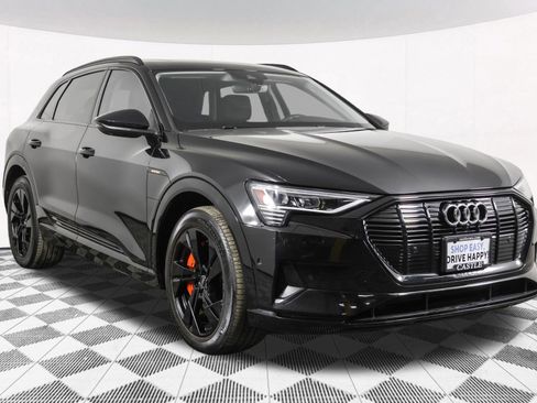 Used 2021 Audi e-tron Premium w/ Convenience Plus Package image 16