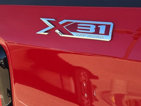 New 2026 GMC Sierra 1500 SLE w/ X31 Off-Road Package AWD/4WD image 9