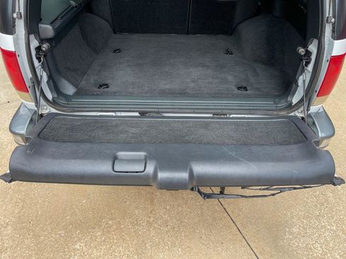 Used 1997 GMC Jimmy SLS w/ Marketing Option Pkg 6 image 28