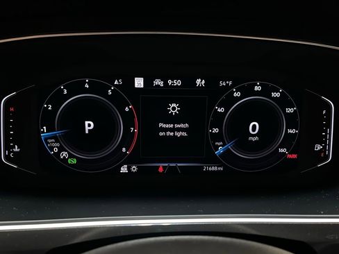 Used 2023 Volkswagen Tiguan SEL R-Line image 5