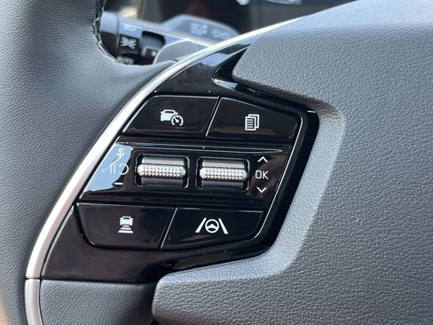 New 2025 Kia Niro SX Touring image 19