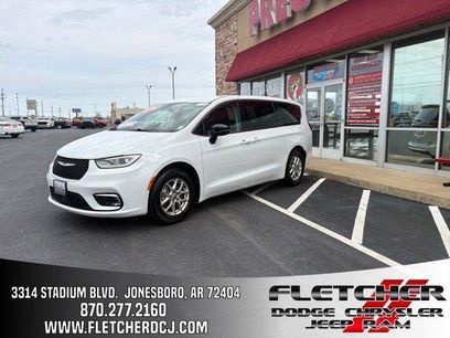 Certified 2024 Chrysler Pacifica Touring-L
